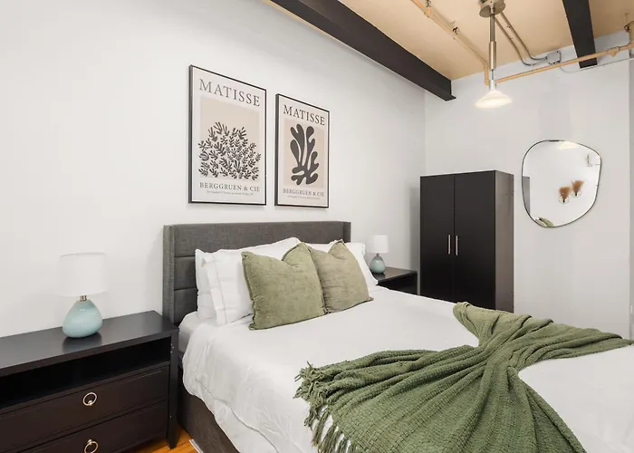 Beautifully Designed 3 Bdr In Dumbo Nyc